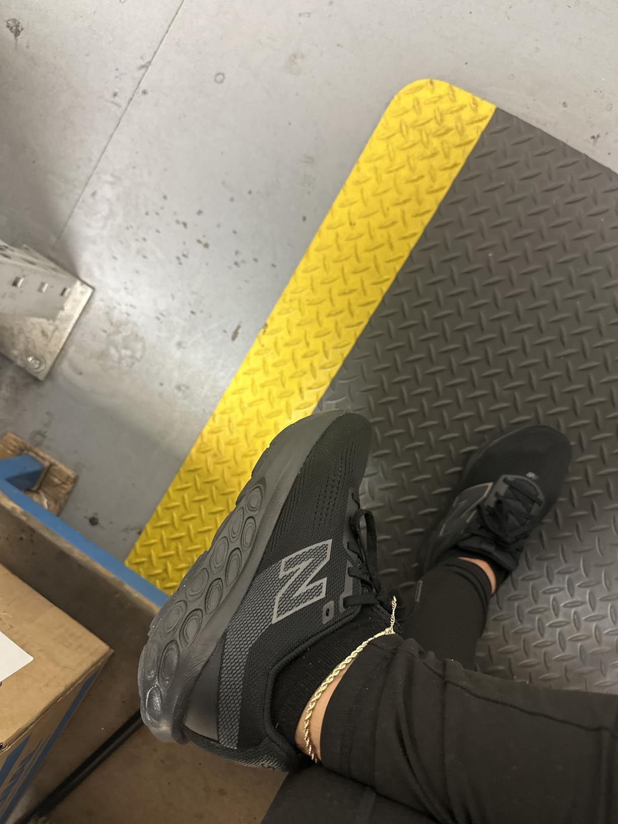 New Balance Fresh Foam 520 V9 overall build assessment showing upper mesh and sole construction