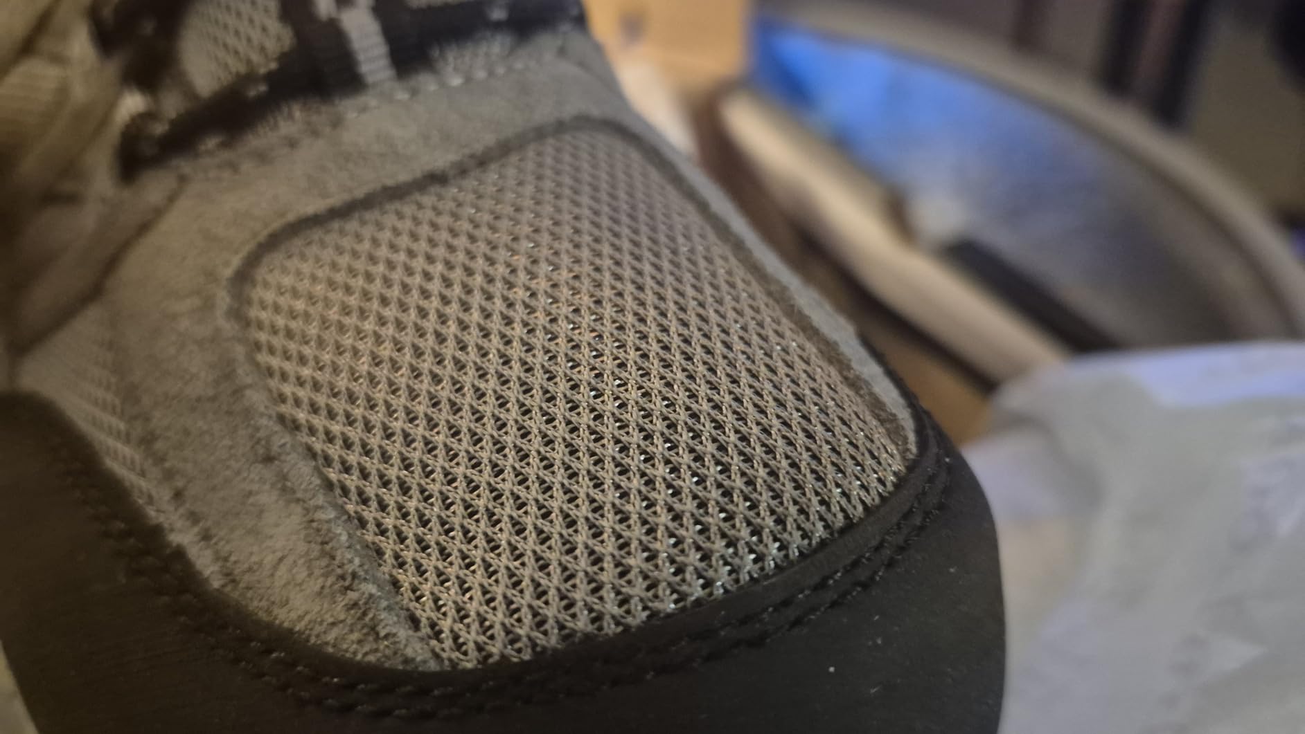 KEEN Chandler CNX sole detail showing non-marking rubber traction pattern and CNX technology
