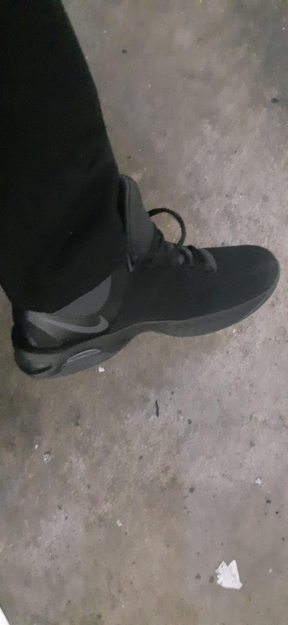 Nike Air Visi Pro VI Nubuck heel detail showing visible Tri-vis Air-Sole unit and Phylon midsole construction