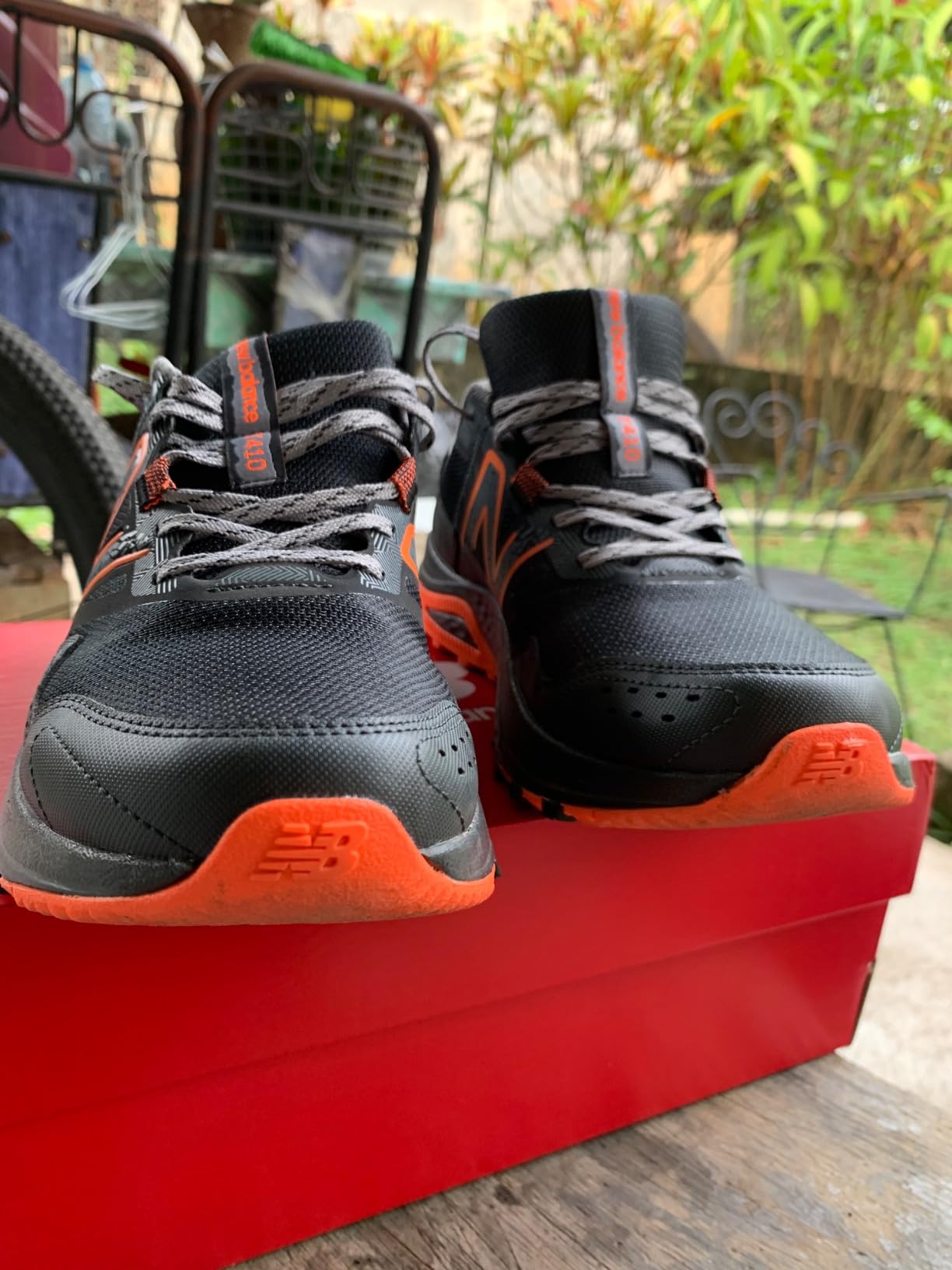 New Balance MT410 V8 alternate colorway showing construction quality details and materials