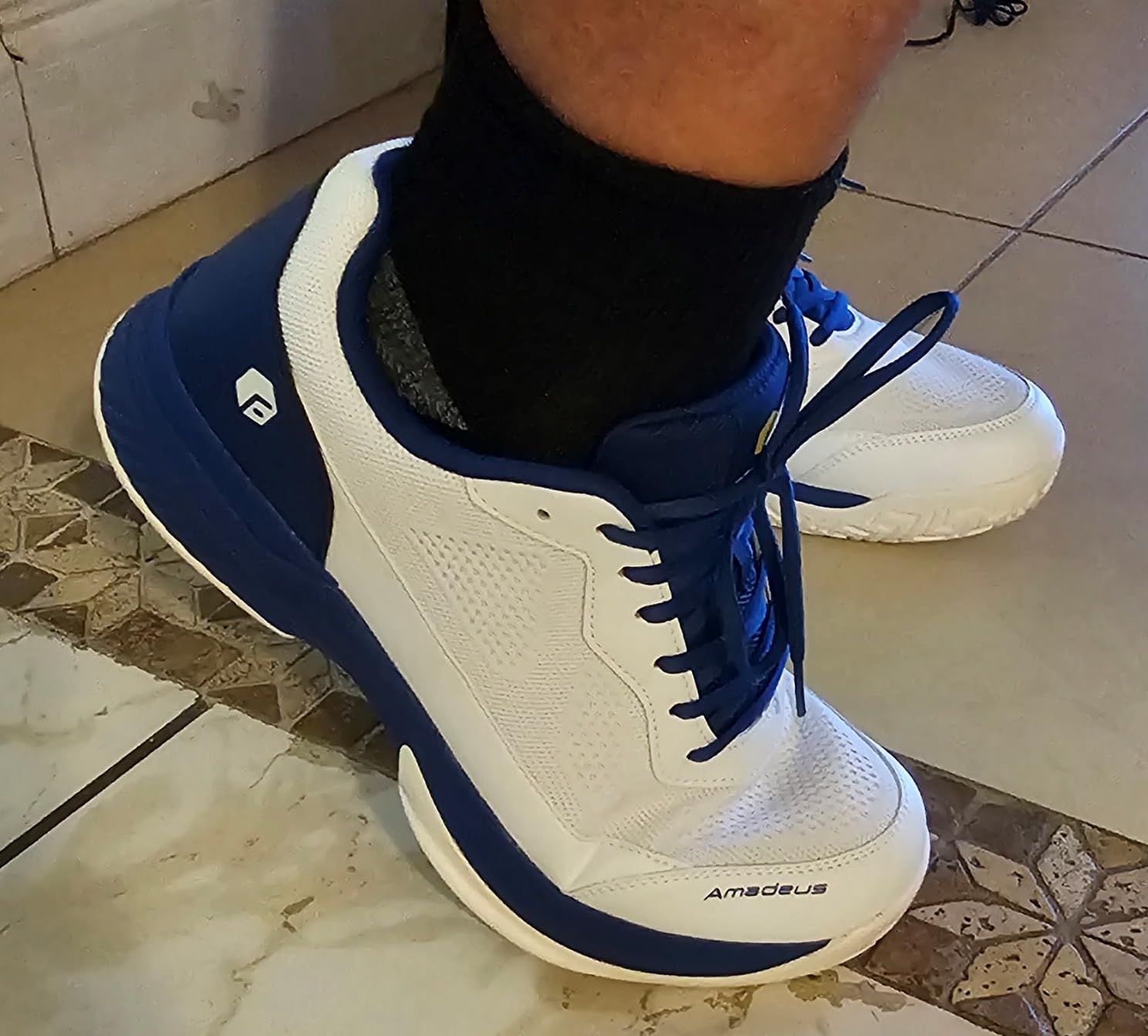 FitVille pickleball shoe outsole showing non-slip rubber pattern and TPU anti-torsion construction
