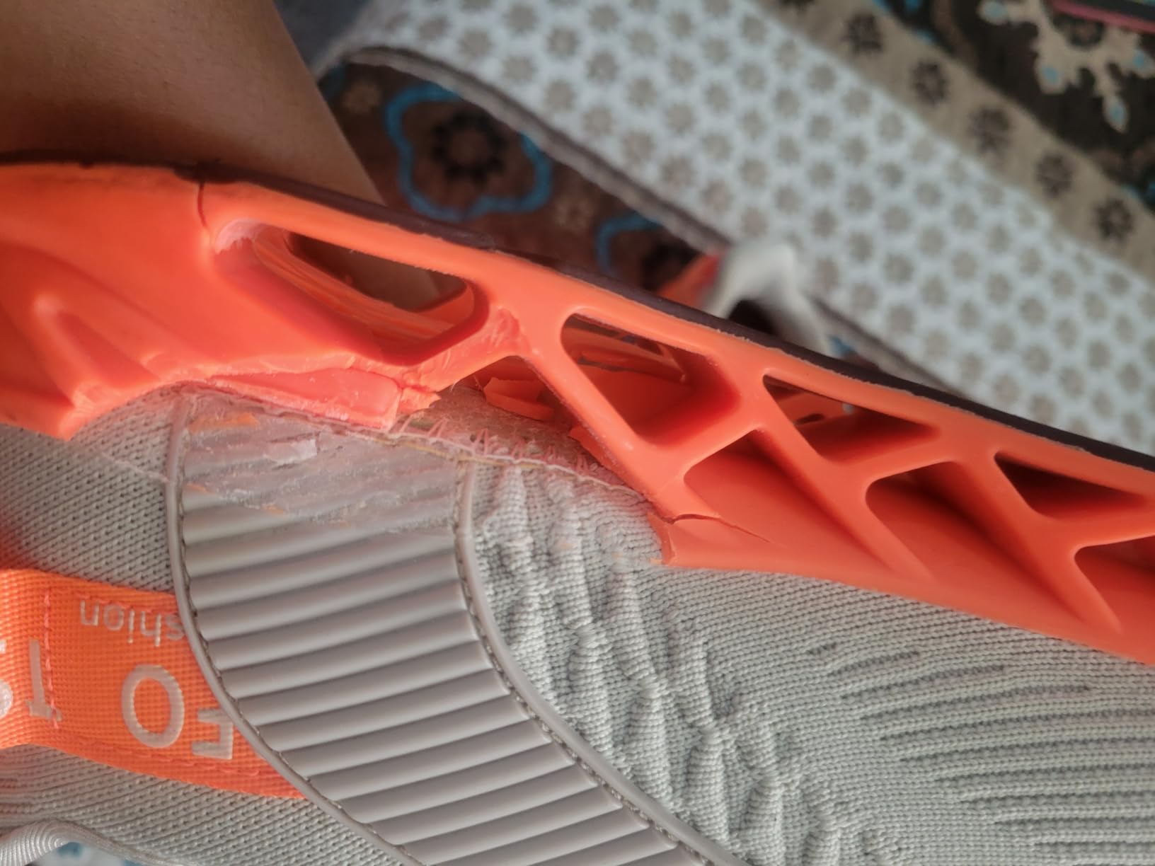 TSIODFO sneakers mesh upper construction close-up showing breathable material and weave detail