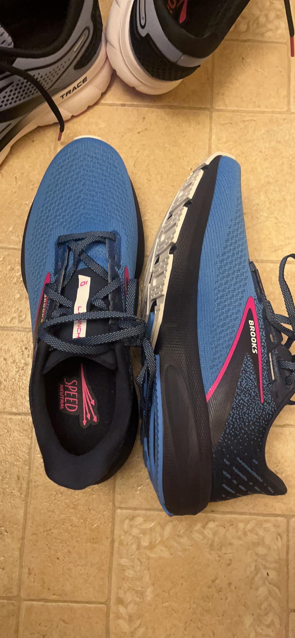 Brooks Women's Launch 10 colorways — available color options for women runners