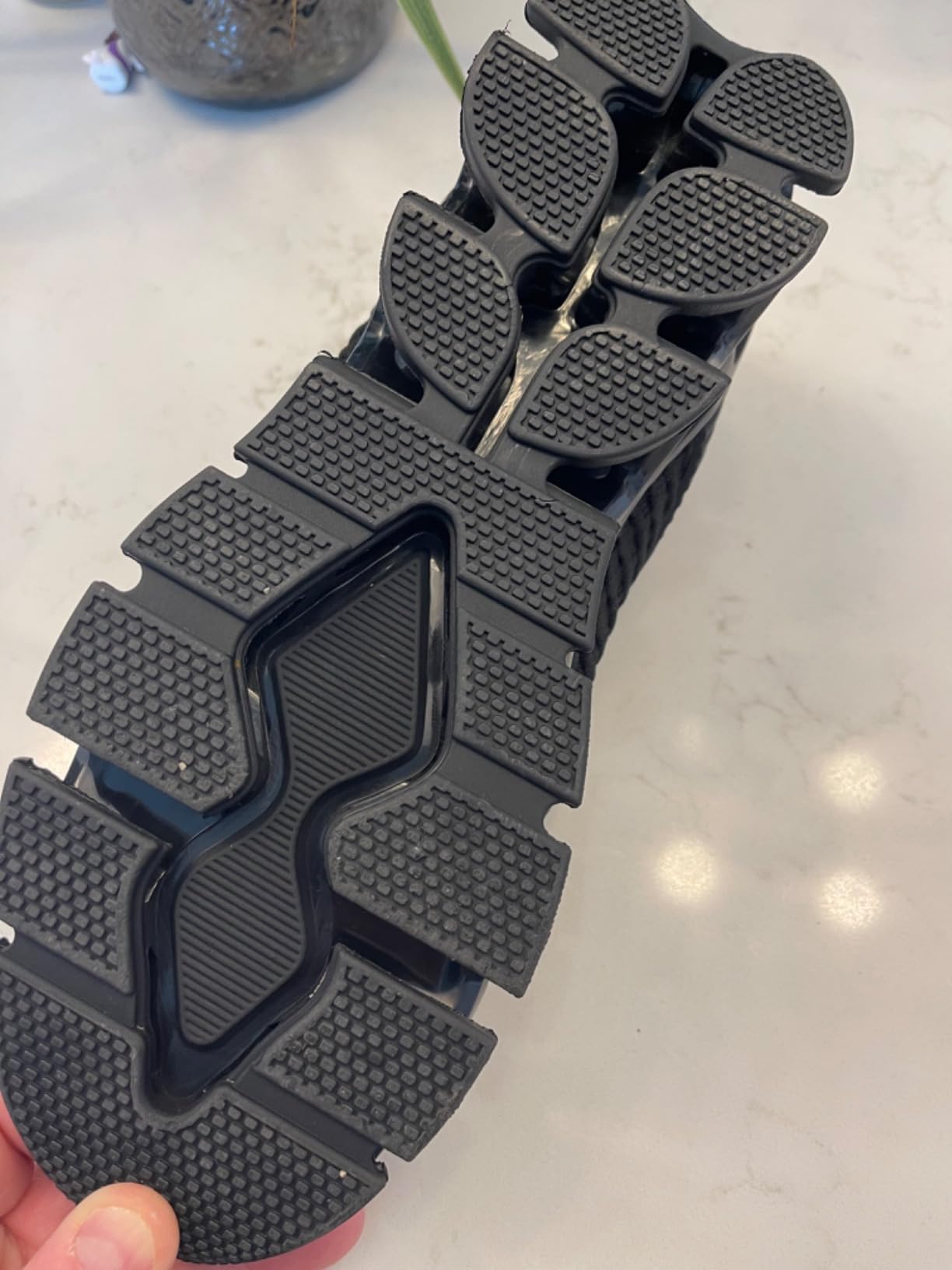 User feedback showing common wear patterns and issues with Chopben Men's Running Shoes
