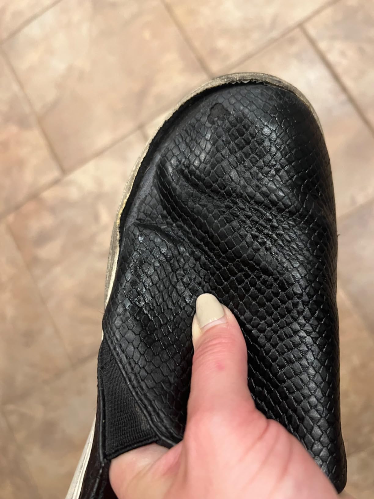 Bottom view of Dr. Scholl's Nova sole showing wear pattern and early separation signs after regular use