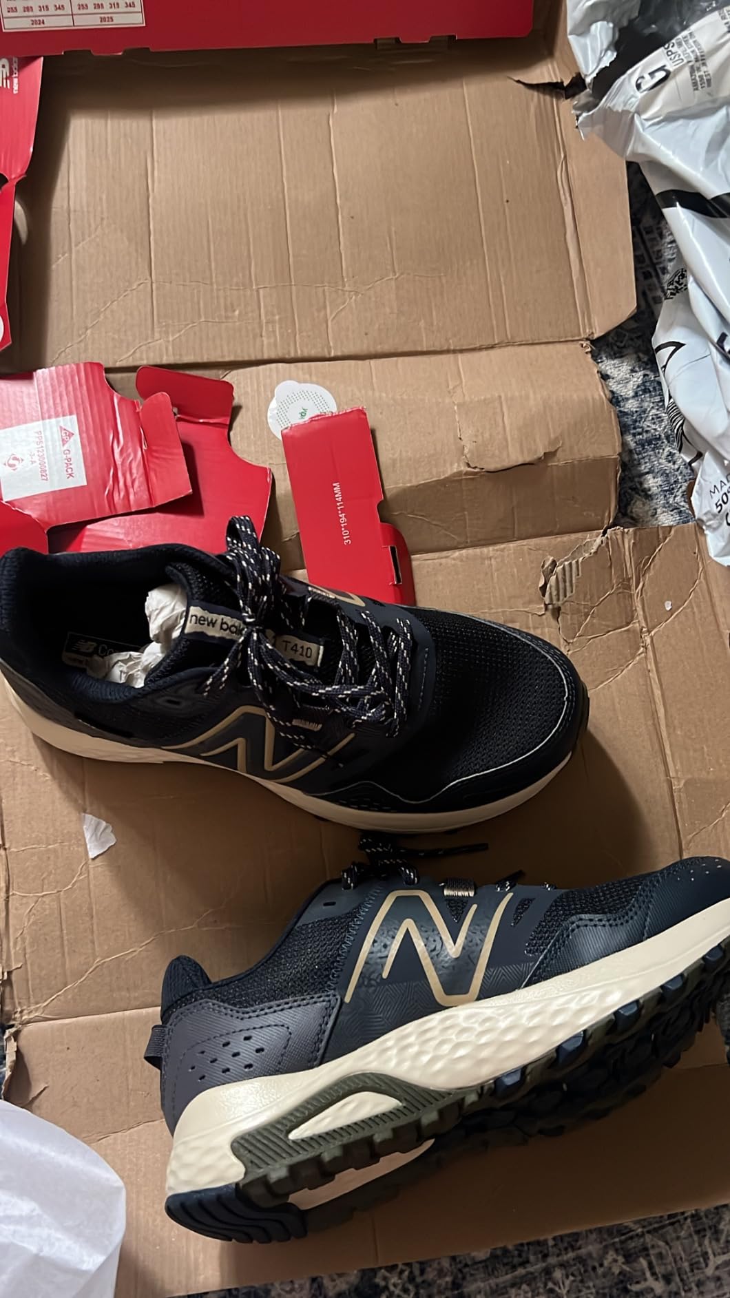 Final assessment view of New Balance 410 V8 trail shoe showing overall construction and design quality