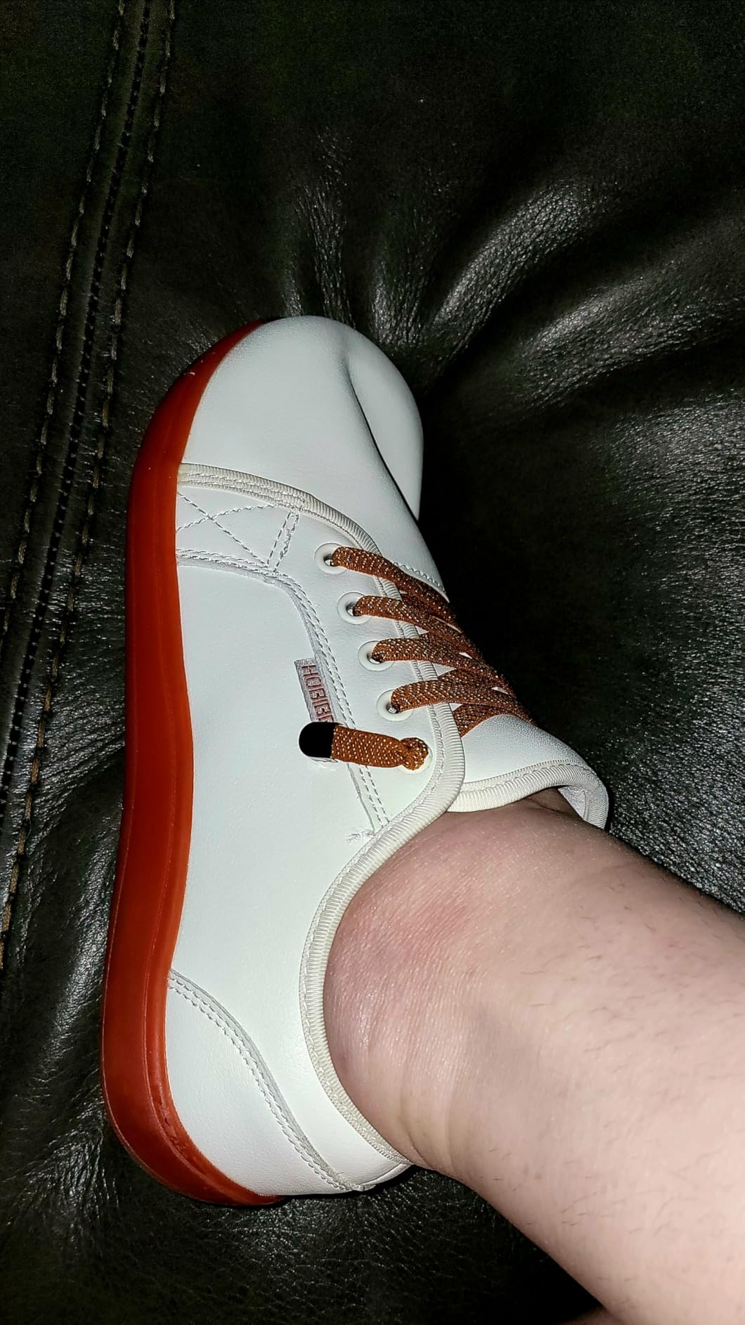 Installation process showing how to thread and cut Hstgaga elastic shoelaces to correct length before attaching metal clips