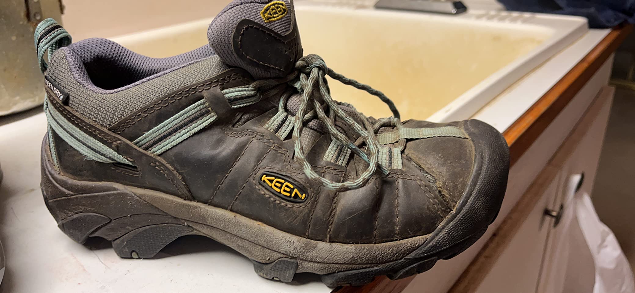 KEEN Targhee II heel area and ankle collar detail showing the fit geometry