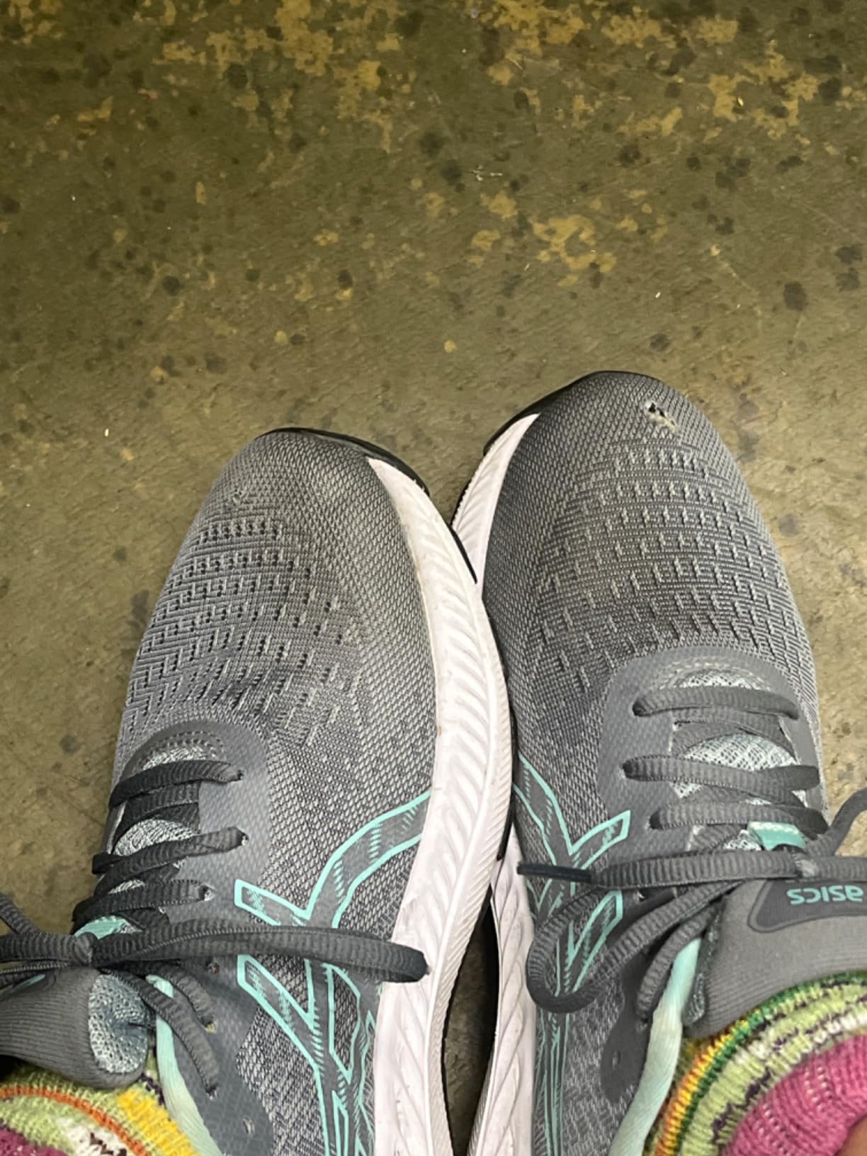 ASICS Gel-Excite 9 bottom view showing GUIDANCE LINE technology and tread pattern