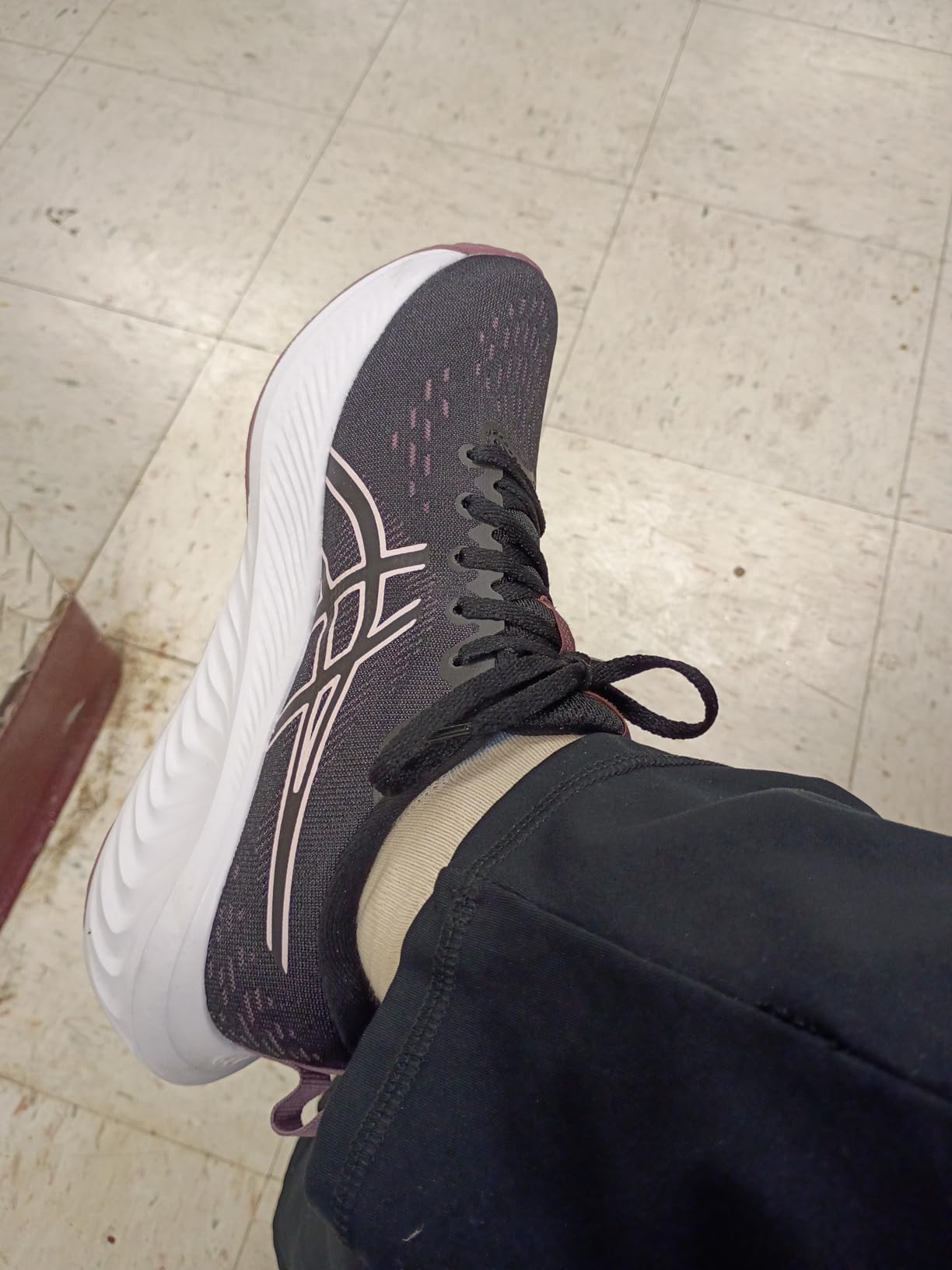 ASICS Gel-Excite 10 showing overall design and build quality assessment