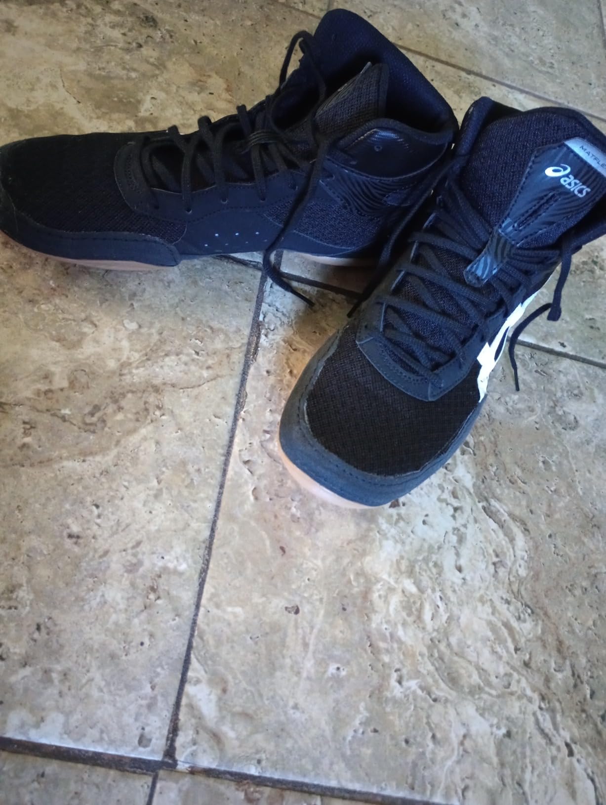 ASICS Matflex 7 sole pattern showing full-length rubber grip design and multi-directional traction