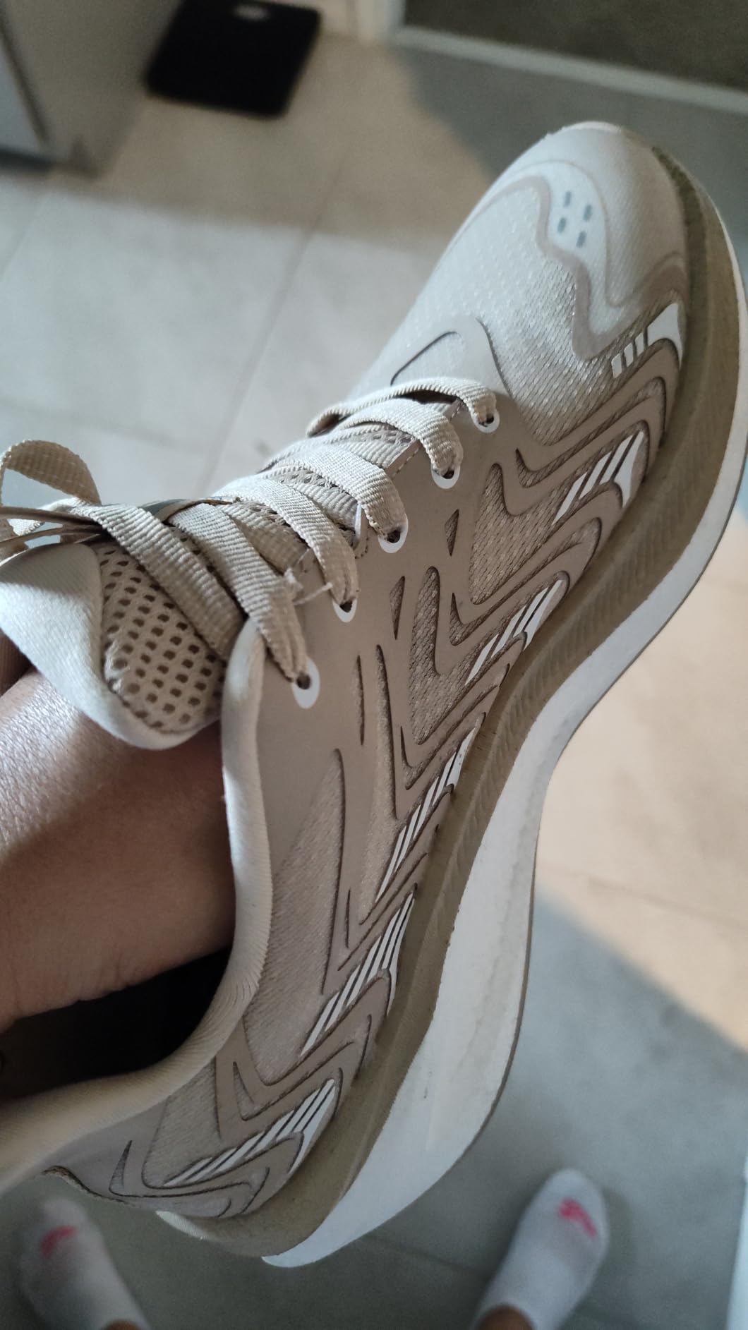 ALLSWIFIT women's shoe side profile showing heel design, silhouette, and overall proportions