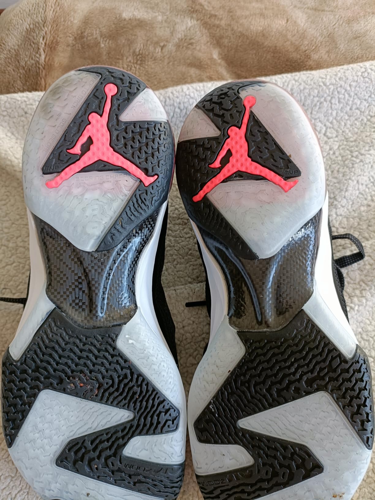 Nike Air Flight Lite Mid heel and Air unit closeup detail