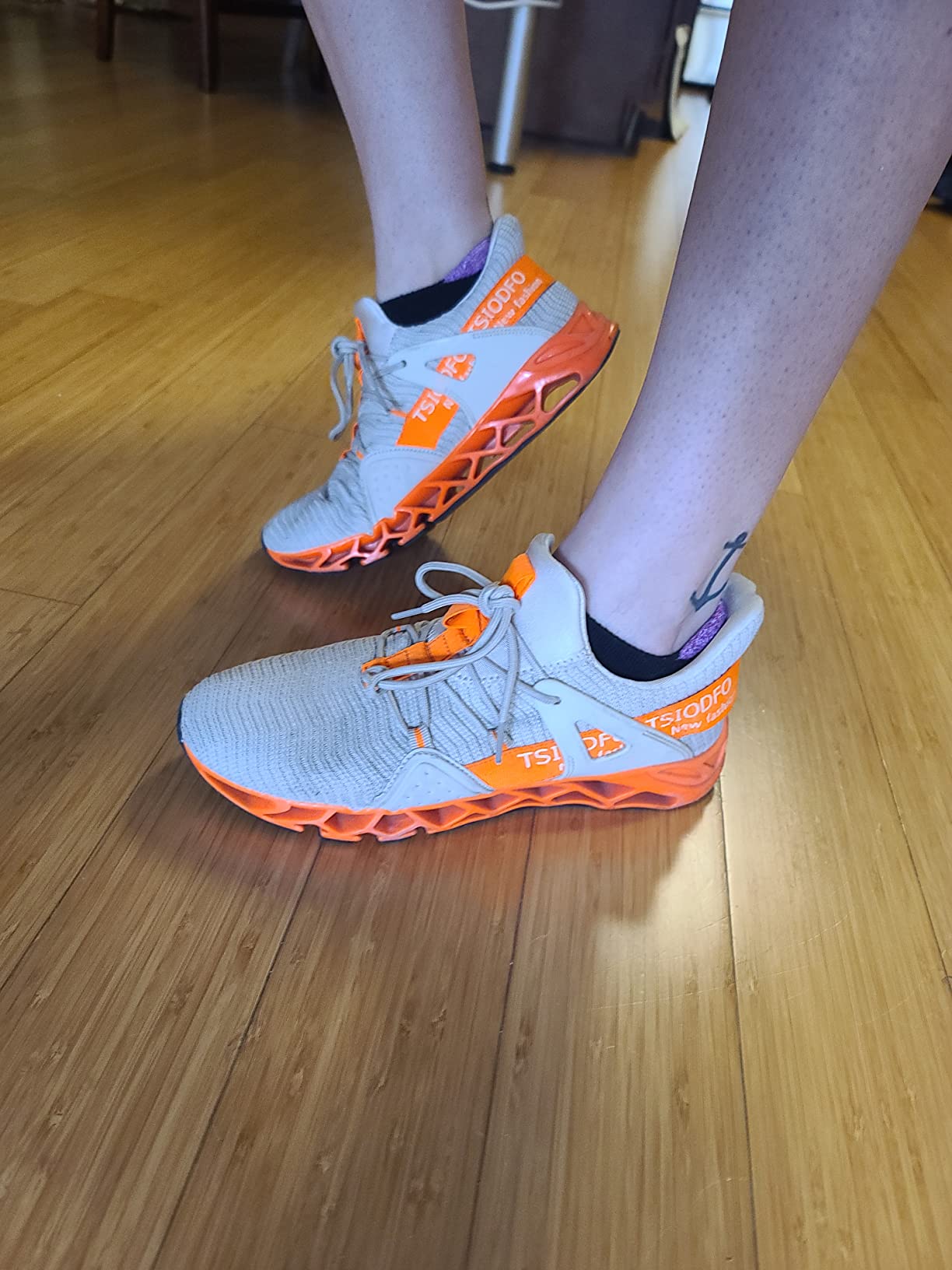 Multiple colorway options of Ezkrwxn athletic sneakers showing style versatility