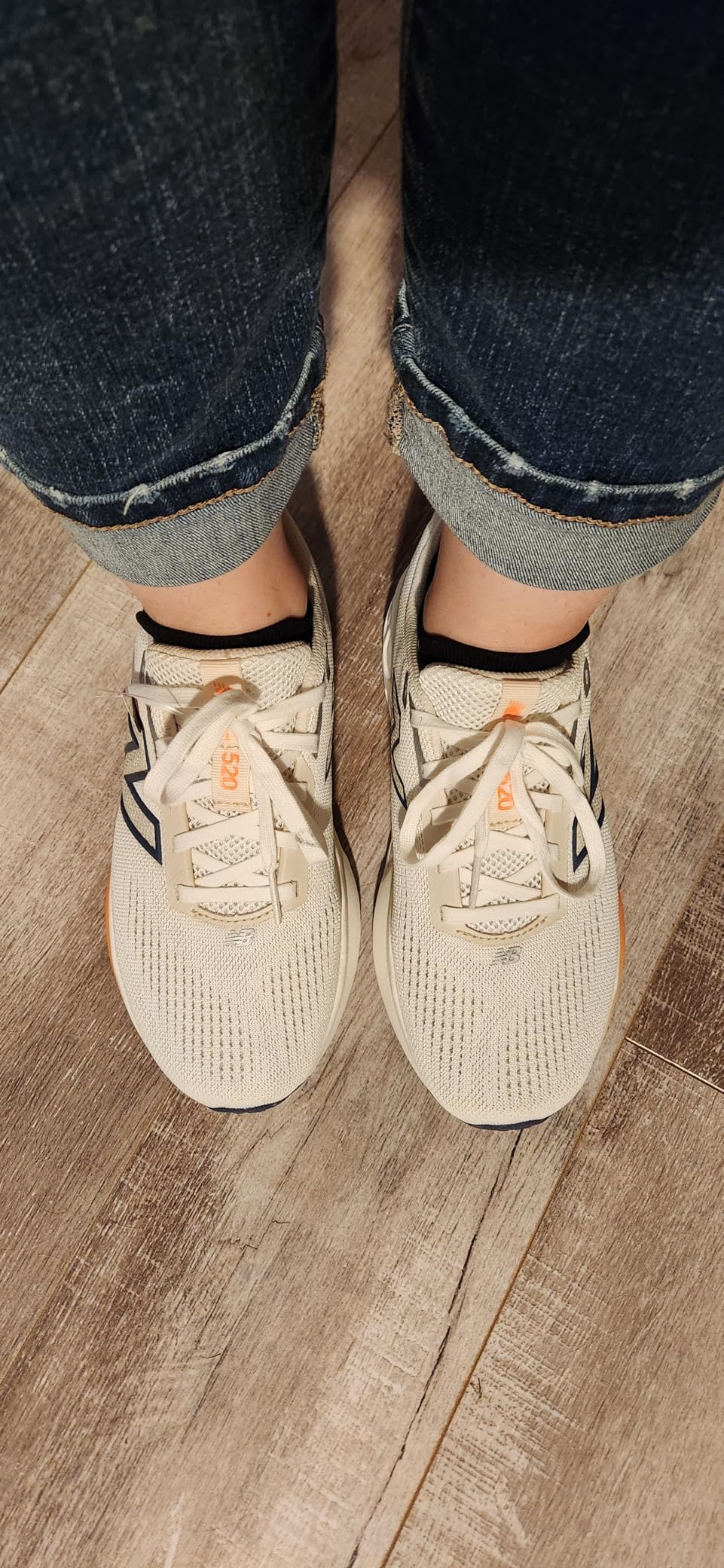 New Balance Fresh Foam 520 V9 side profile showing engineered mesh upper and Fresh Foam midsole stack