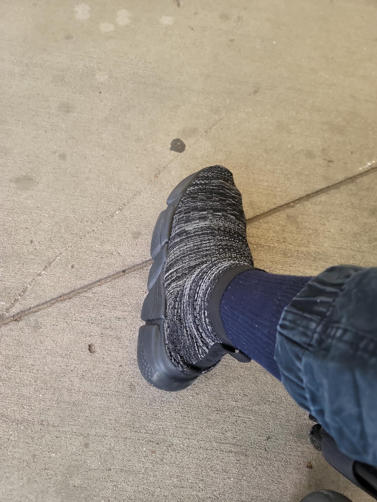 Santiro walking shoes final product showcase highlighting design and comfort features