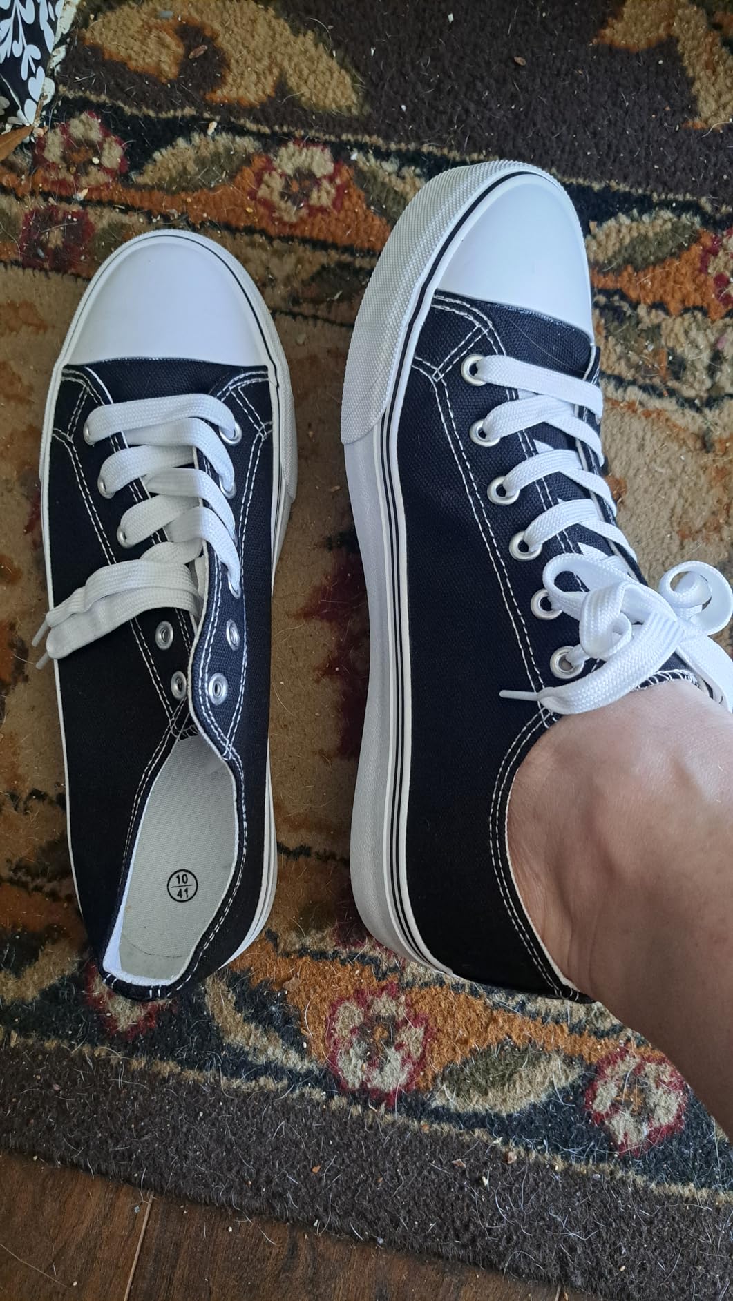 ZGR canvas shoes final product shot showing overall design quality and classic canvas styling