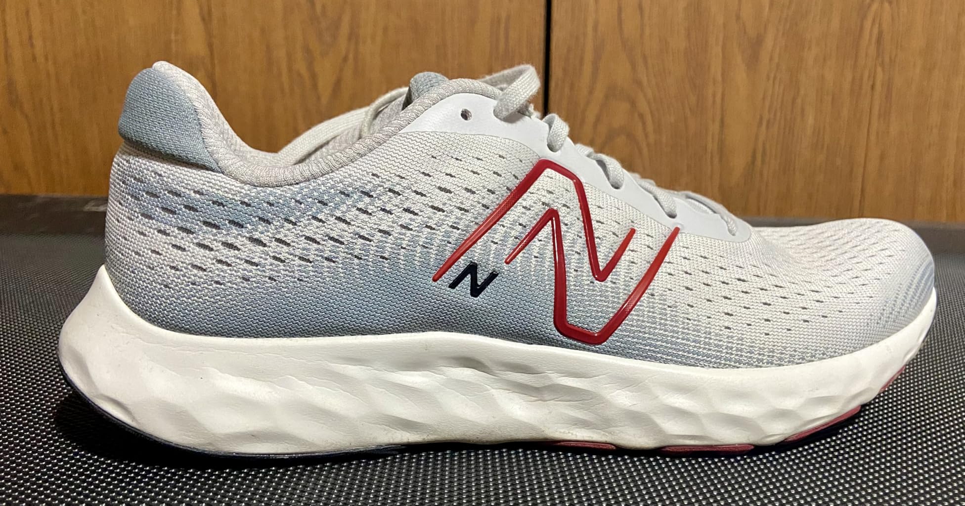 New Balance 520 V8 heel and forefoot cushioning cross-section showing standard EVA foam midsole structure and rubber outsole