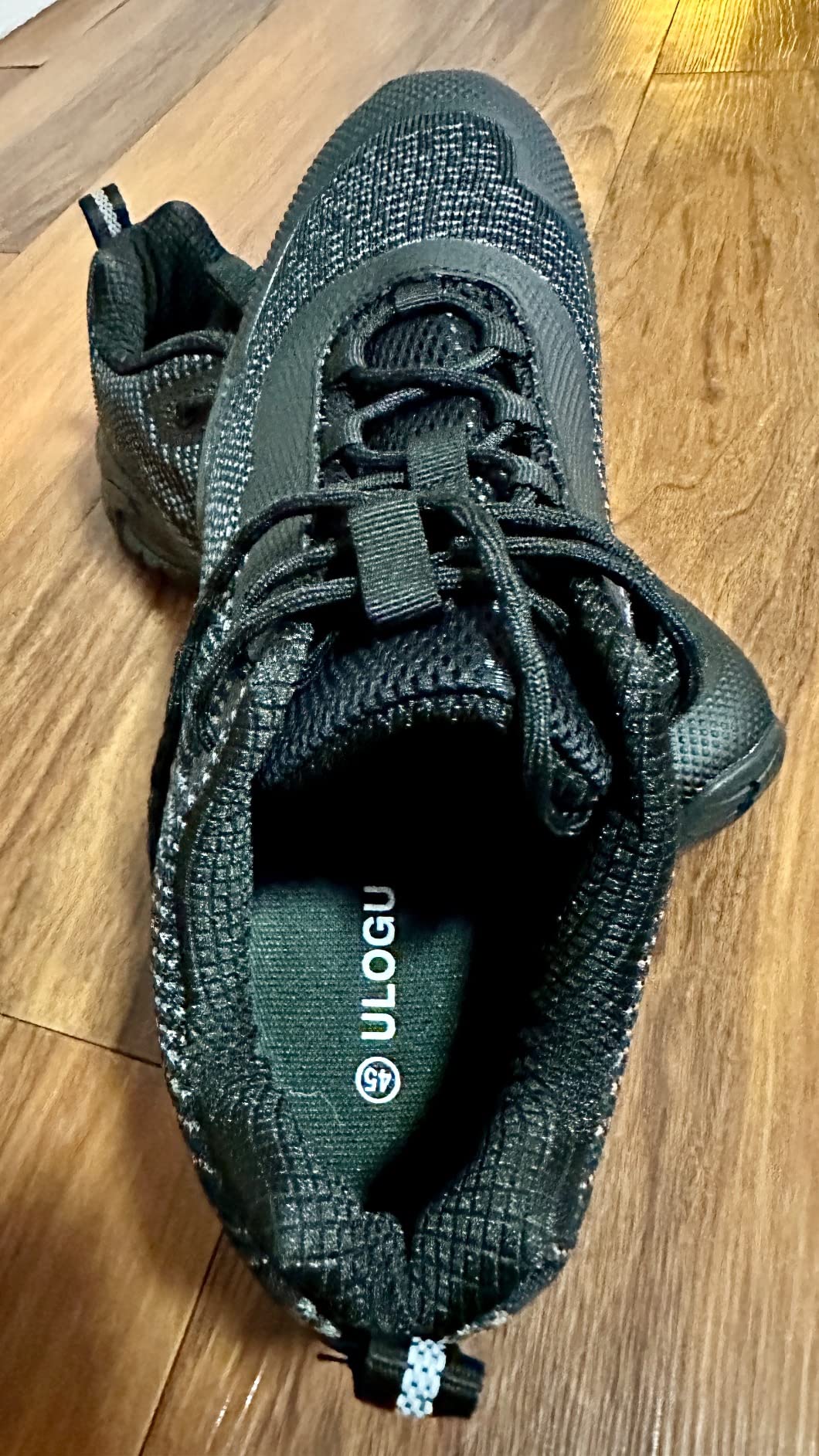 ULOGU hiking shoe sole pattern and tread design detail