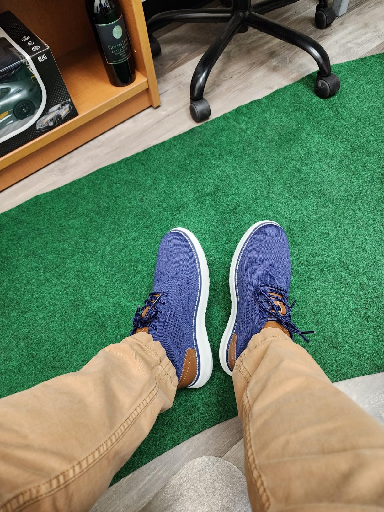 SVNKE Men's Casual Dress Oxford breathable knit upper design close-up