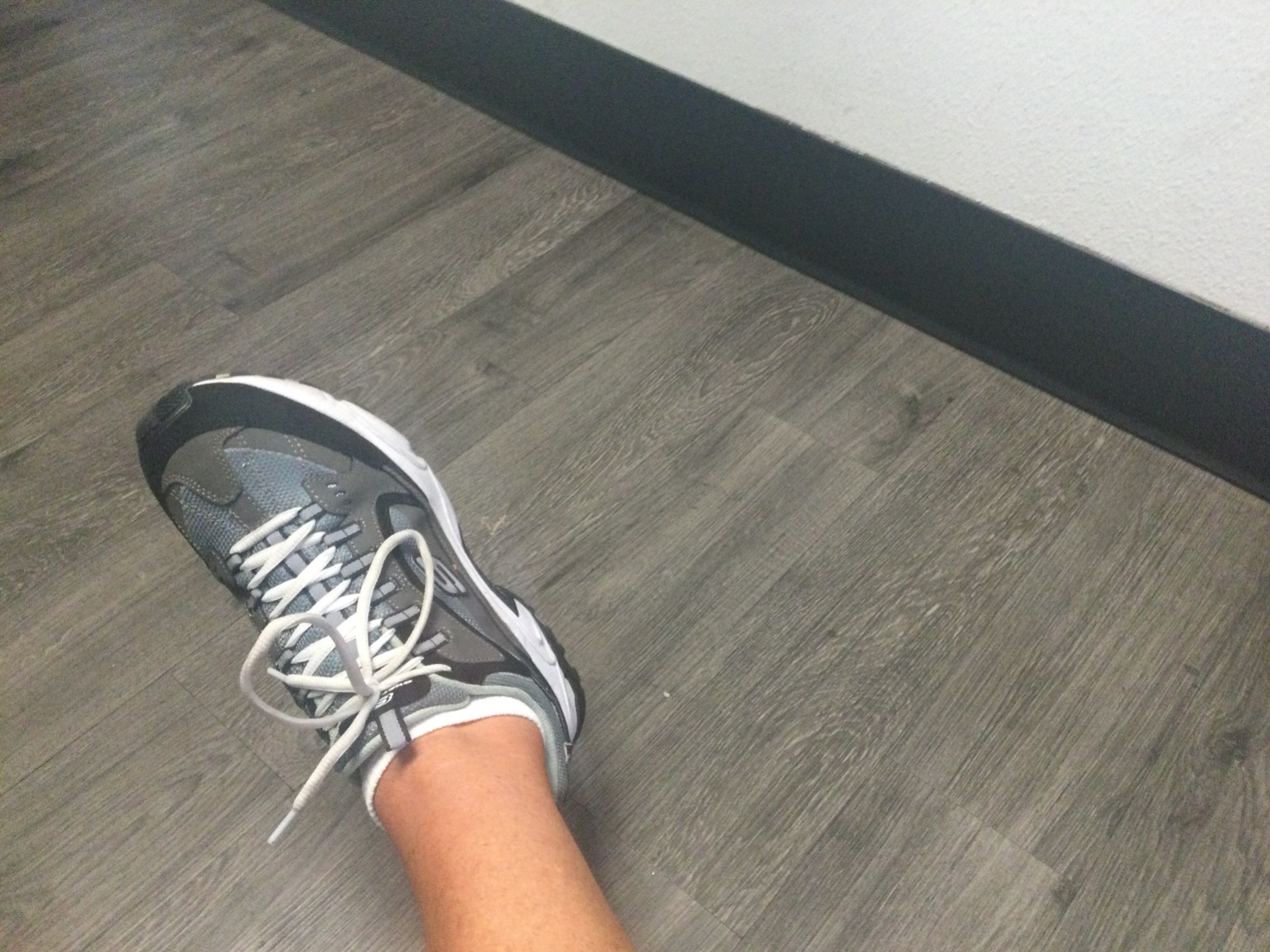 Skechers Sport Men's Stamina Nuovo Cutback charcoal black colorway full shoe design overview