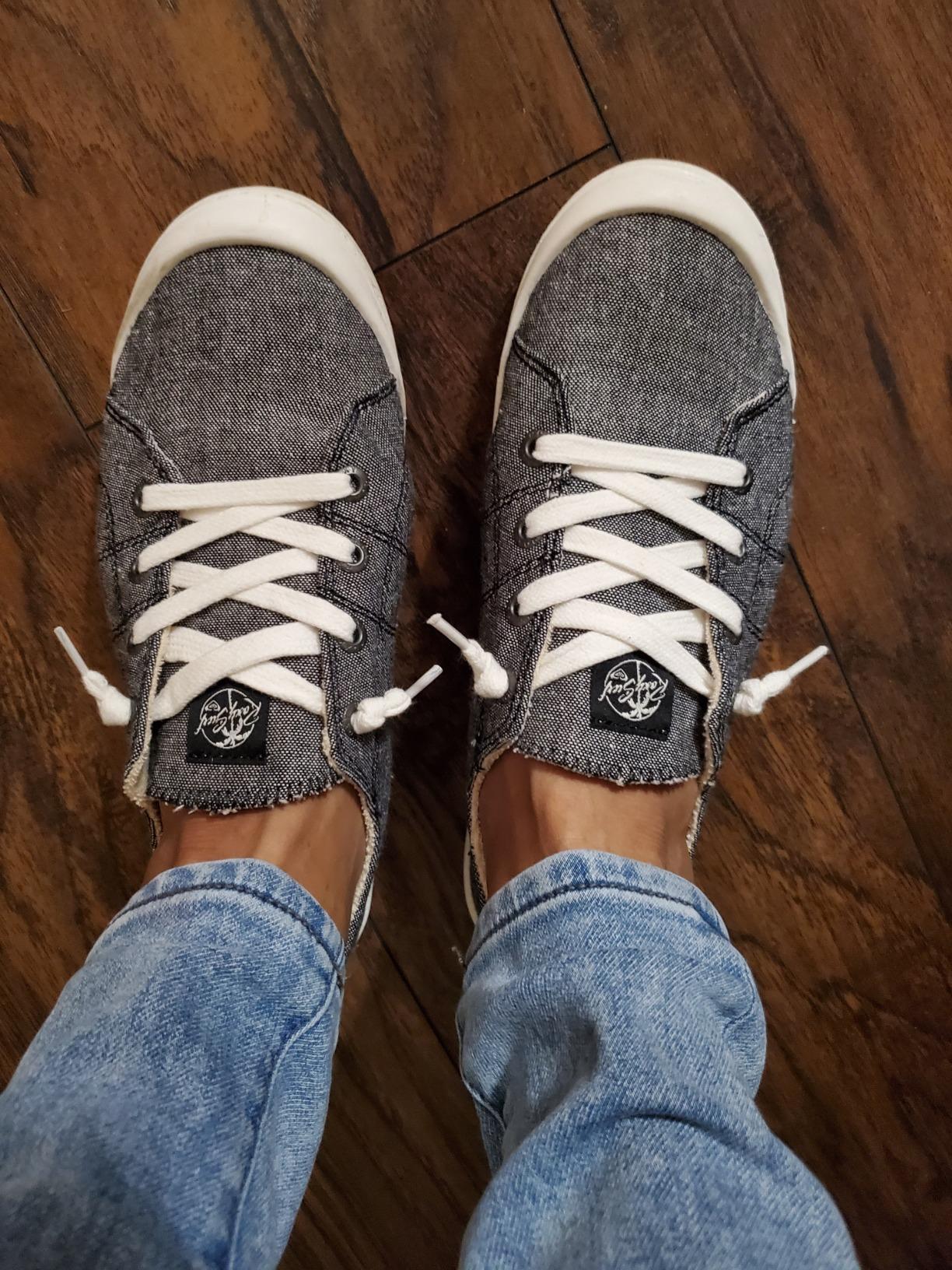 Roxy Bayshore sneakers side profile showing stretchy ankle collar and low-profile silhouette