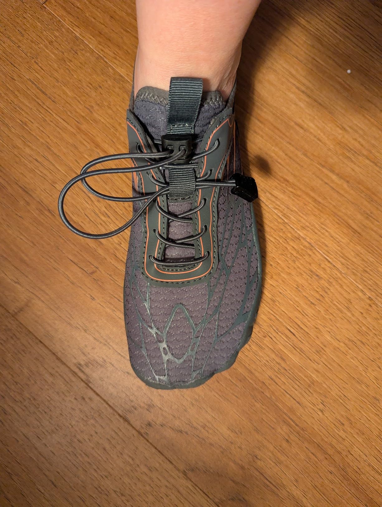 ELETON barefoot shoe elastic cord closure and mesh upper construction detail