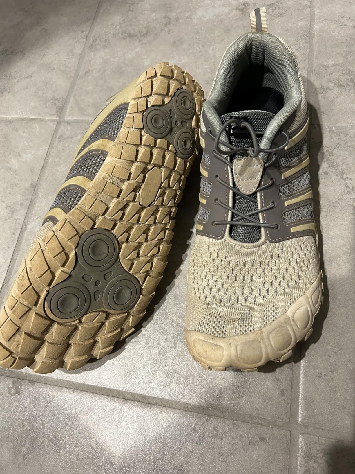Oranginer barefoot shoe sole view showing multi-directional tread pattern and flat construction for ground contact