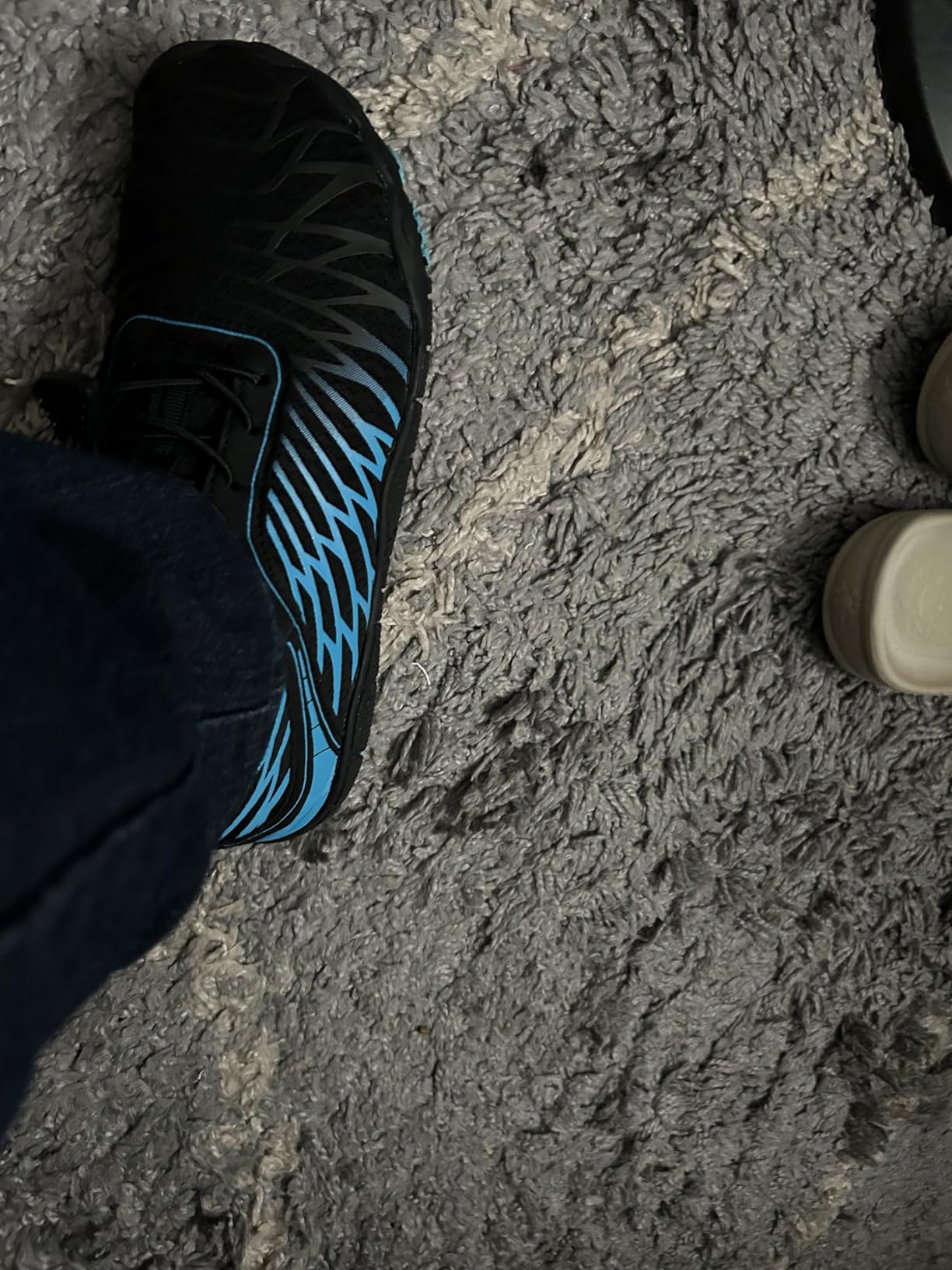ELETON barefoot shoes product showcase displaying clean minimalist design and colorway