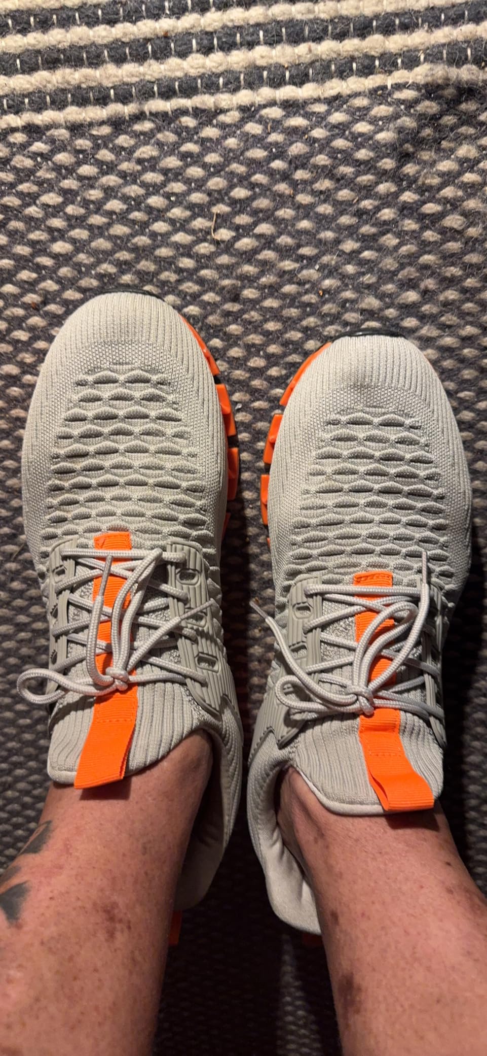 Side profile view of Hetohec slip-on shoe showing the blade sole curvature and overall silhouette