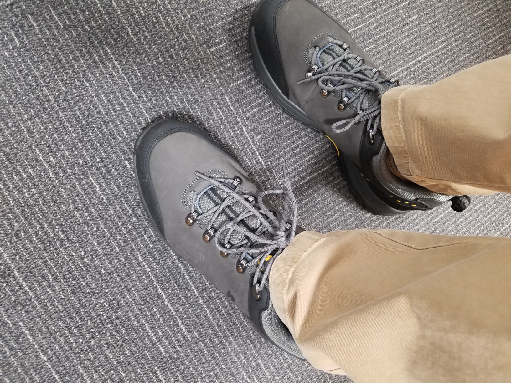 CAMEL CROWN hiking shoe detailed view showing nubuck leather upper and protective toe cap reinforcement