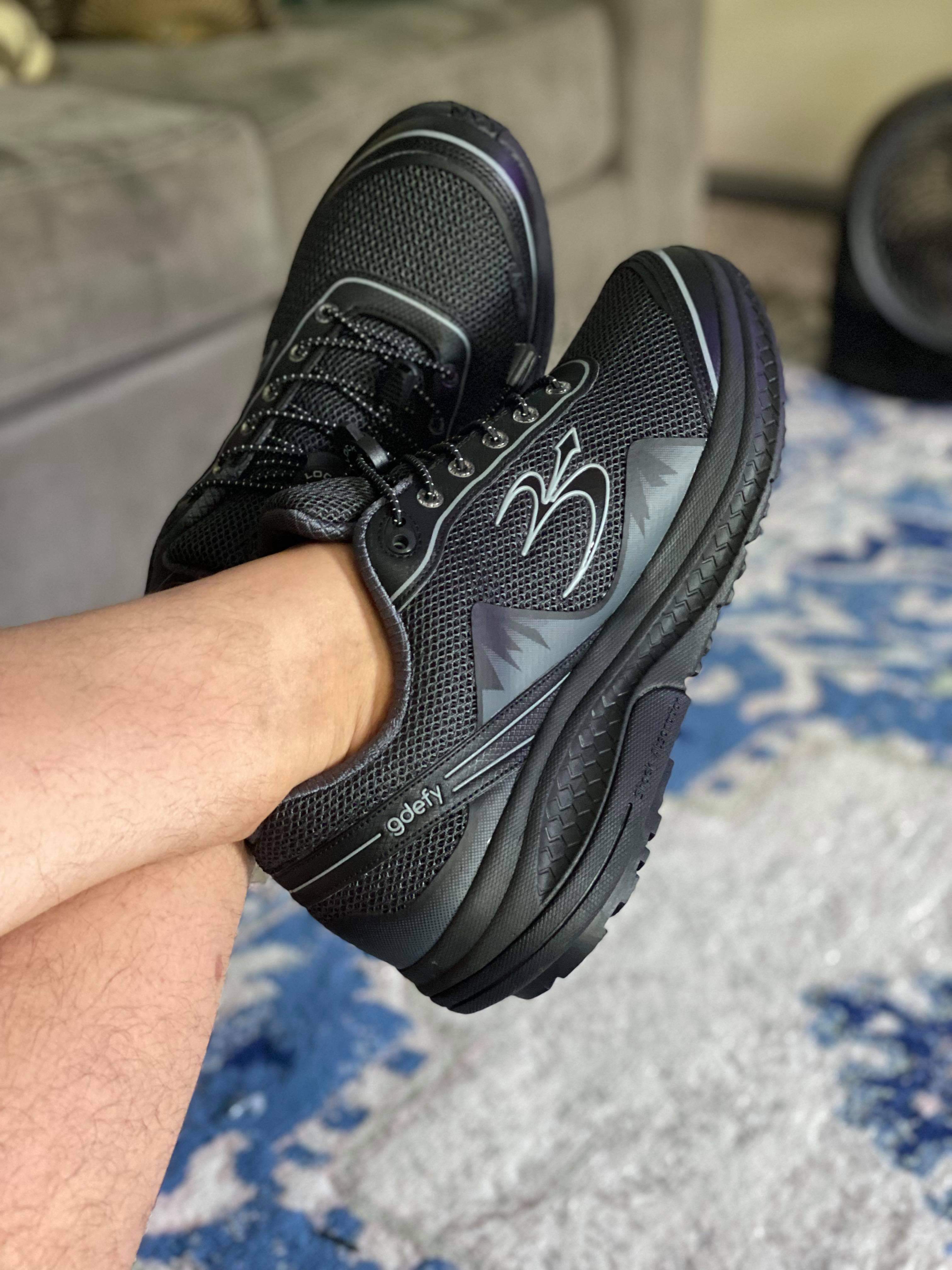 G-DEFY A5500 certification badge and built-in features including wide toe box and removable insoles