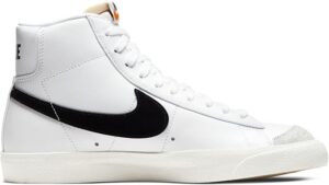 Nike Women's Blazer Mid '77 Sneaker