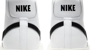 Nike Women's Blazer Mid '77 Sneaker