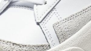 Nike Women's Blazer Mid '77 Sneaker