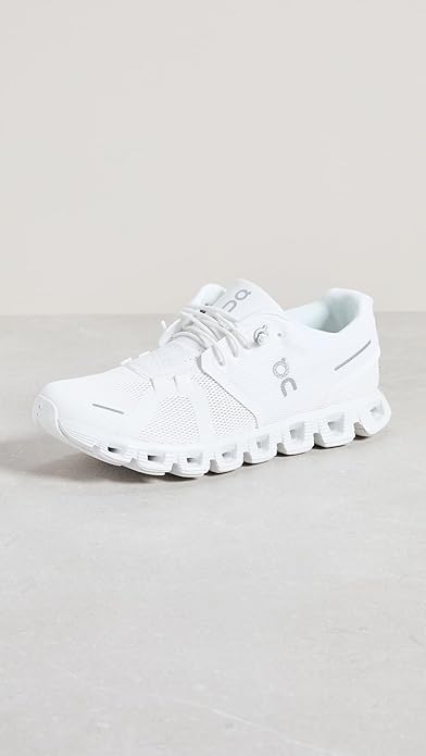 On Women's Cloud Sneakers Low Top Pearl