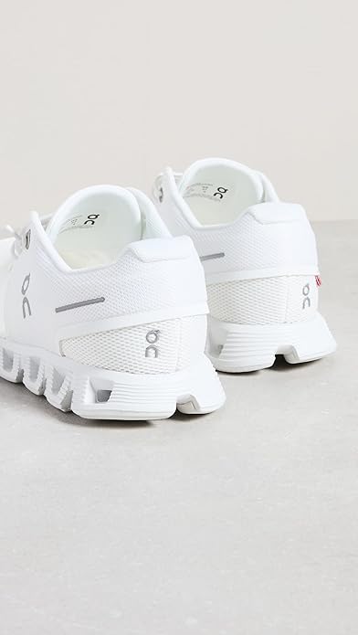 On Women's Cloud Sneakers Low Top Pearl