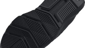 Under Armour Men's Charged Commit Trainer 4 Sneaker