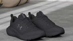 Under Armour Men's Charged Commit Trainer 4 Sneaker