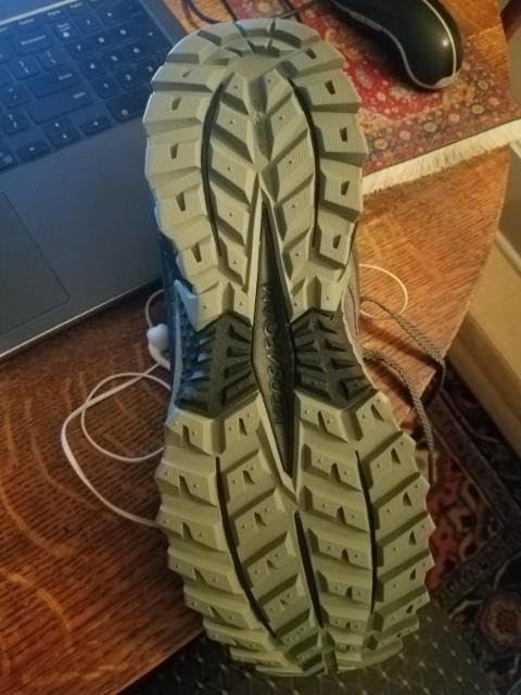 Saucony TR14 lacing harness showing paracord-style heel loop design