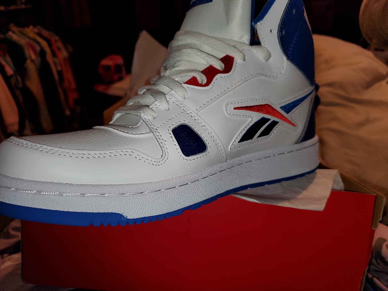 Reebok Resonator Mid product construction details showing quality elements and material composition