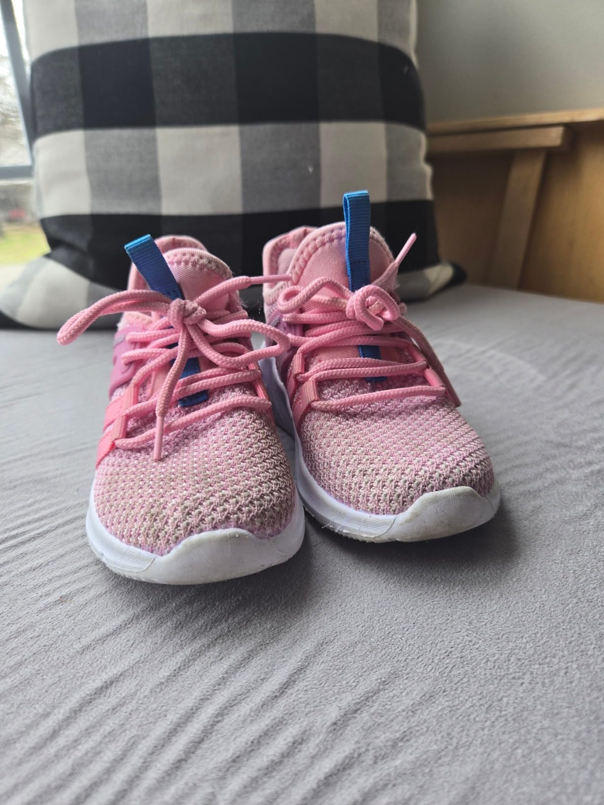 RUNSIDE Kids Tennis Shoes product showing marketed features and construction