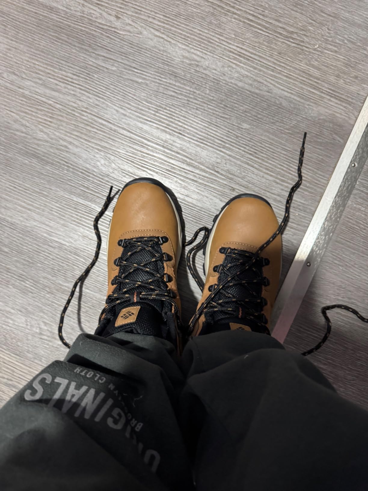 Multiple Columbia Newton Ridge colorways showing available style options