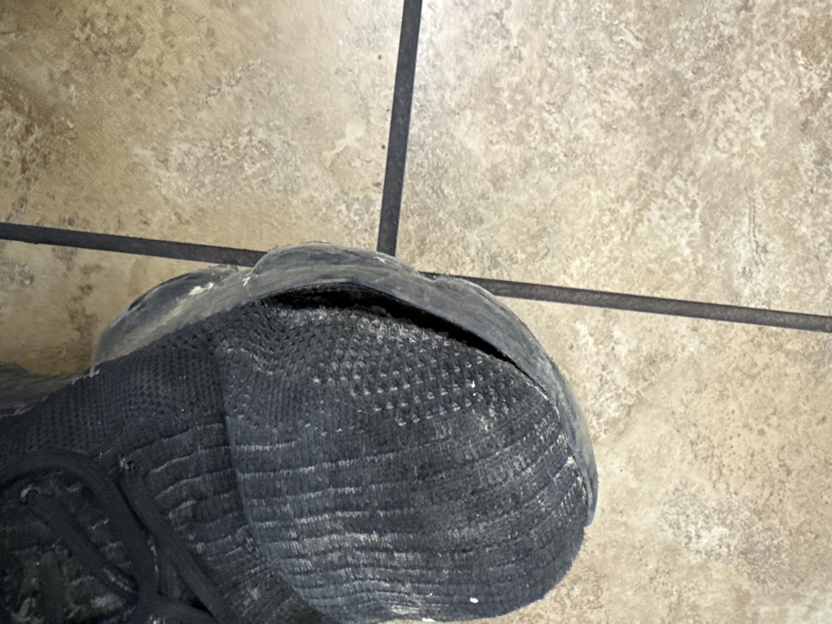 Steel toe work shoes lightweight safety sneakers for construction and warehouse workers