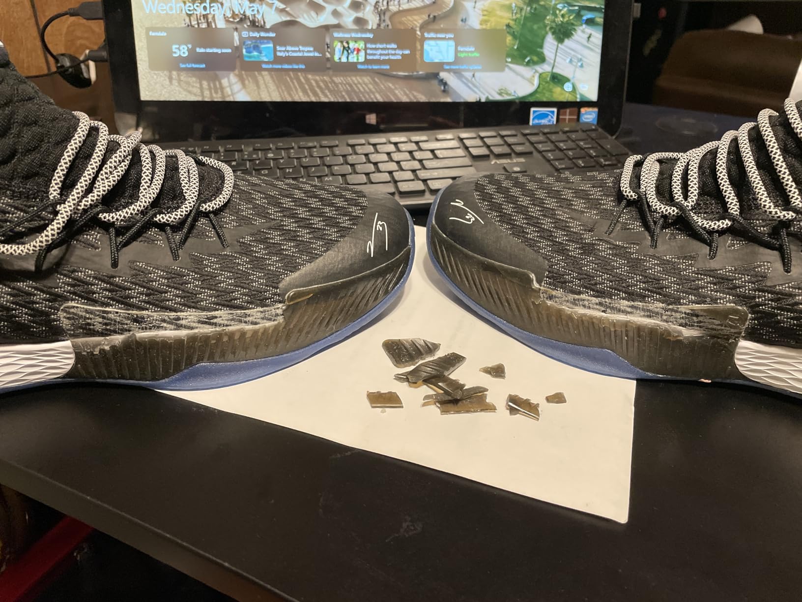 PEAK Lightning sole showing MD rubber TPU outsole construction and traction pattern