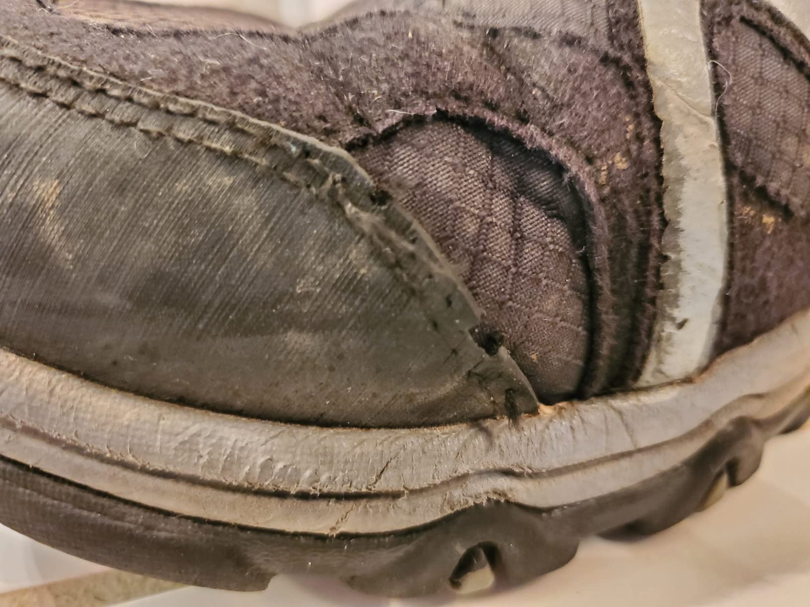 TFO air circulation insole design showing EVA foam channels and breathable respiratory system