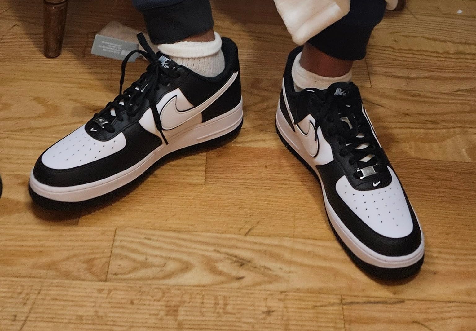 Nike Air Force 1 '07 men's classic white leather lifestyle basketball shoe