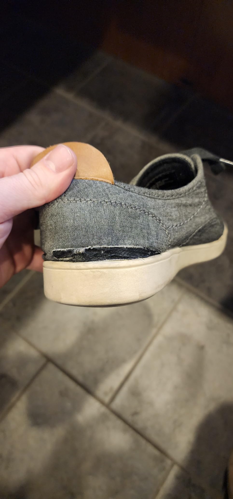 Outsole edge peeling on Steve Madden Fenta — adhesion failure at the sole-upper junction