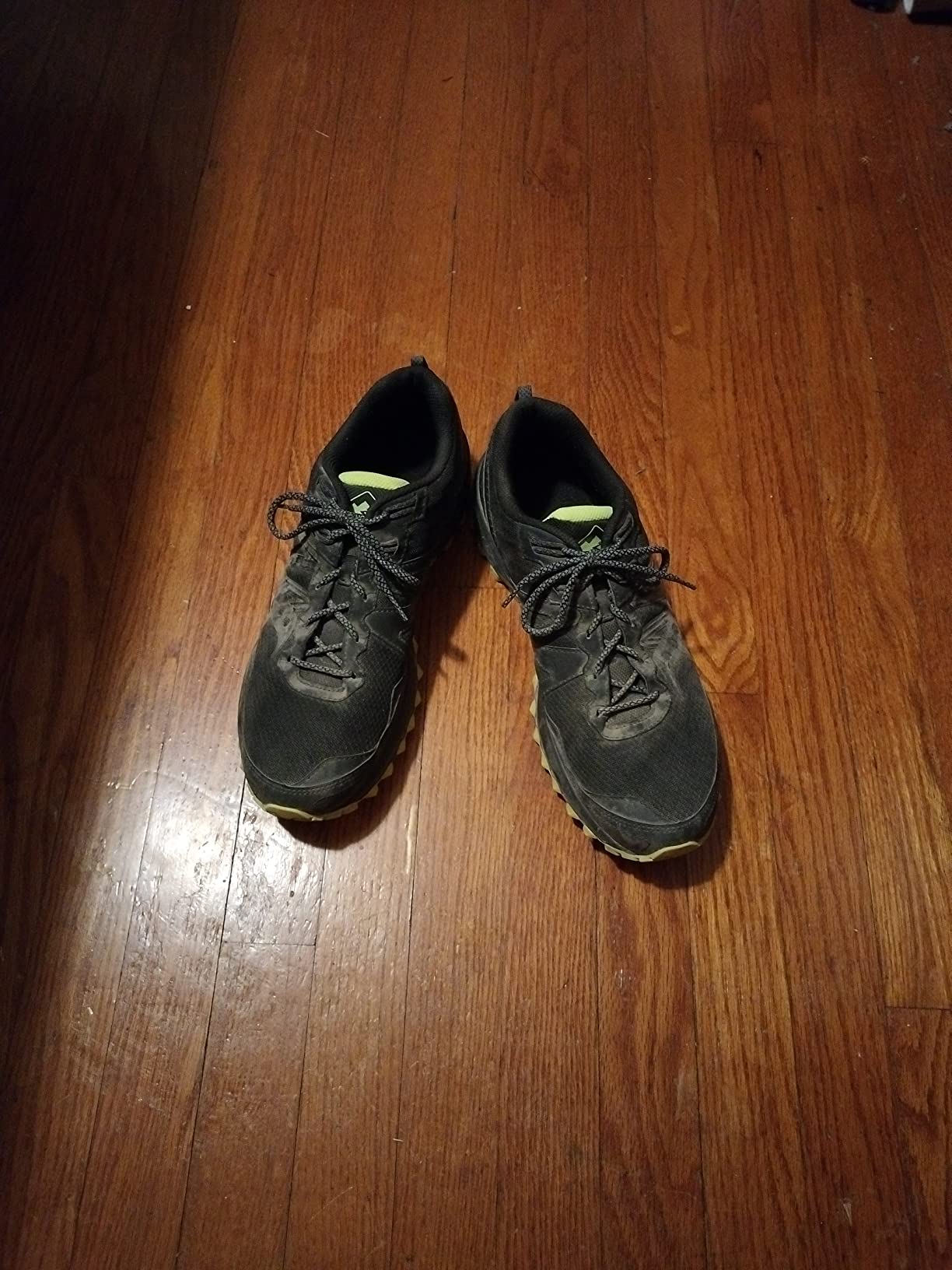 Saucony Excursion TR14 side profile on trail surface