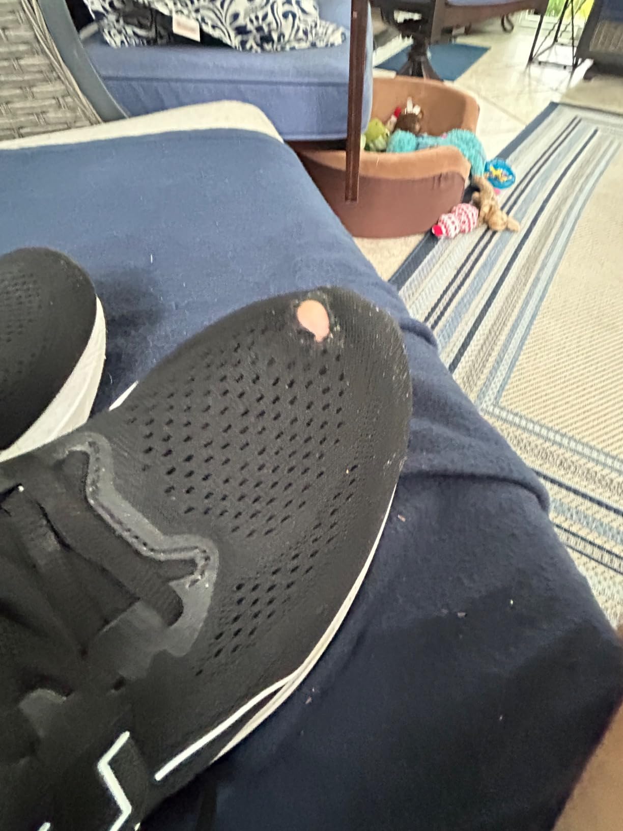 ASICS GT-1000 12 user-reported durability concern at toe area
